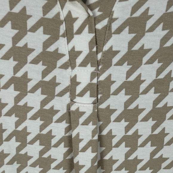 Cynthia Rowley Casual Tan & White Houndstooth Split Neck Tunic 1X Tank Top - Picture 5 of 8